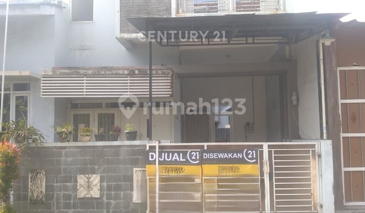 2-Story Residence with Toll Road Access and Industrial Area