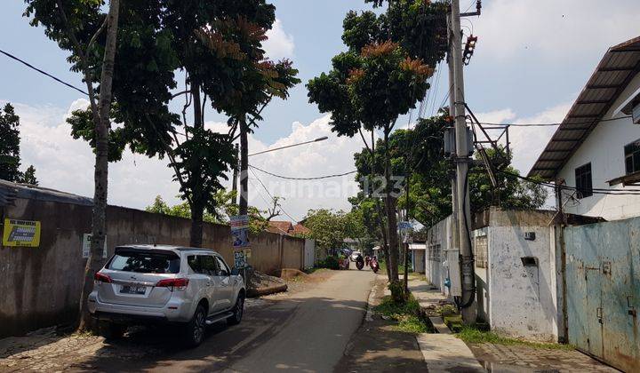 Dijual tanah padat kebun, bagus, strategis utk investasi. Lokasi kopo Katapang belakang Borma. Kedepannya akan menjadi mainroad akses keluar pintu tol. Sudah dibenteng dan sudah SHM. 2