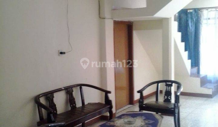 Dijual Rumah Kos dekat UNPAR, 2 Lantai, SHM, Bagus. Tidak masuk mobil, jarang ada. 2