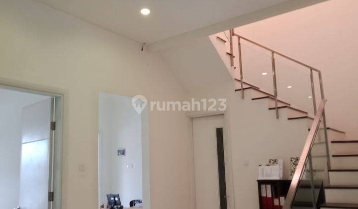 Dijual Rumah Cantik 2 Lantai di Sayap Setiabudi Bandung 1