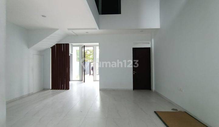 Dijual Rumah 2 Lantai di Mekarwangi Bagus sudah SHM 2