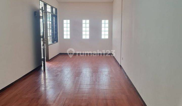 Dijual Rumah Cantik di Taman kopo indah 2 1