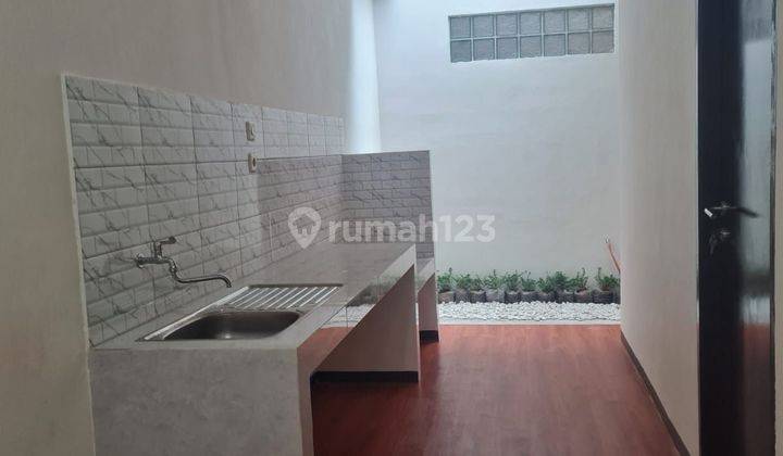 Dijual Rumah Cantik di Taman kopo indah 2 2