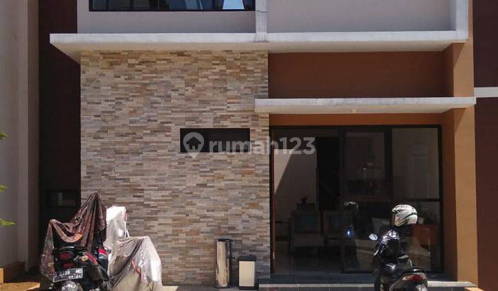 Dijual Rumah 2 Lantai Bagus di Sariwangi, Bandung 1