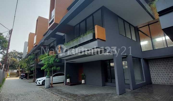 Di Jual sewa Townhouse di Kemang