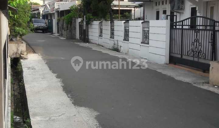 Rumah lama hitung tanah dijual  di Swadarma, Ulujami, Jakarta Selatan 1