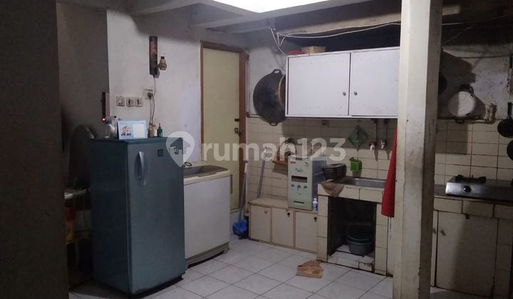 Dijual rumah kost BU di Cikini, Menteng, Jakarta Pusat Dijual rumah kost BU di Cikini, Menteng, Jakarta Pusat