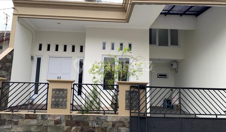 Dijual BU rumah cantik komplek di Pisangan, Ciputat Timur, South Tangerang City, Banten Dijual BU rumah cantik komplek di Pisangan, Ciputat Timur, South Tangerang City, Banten