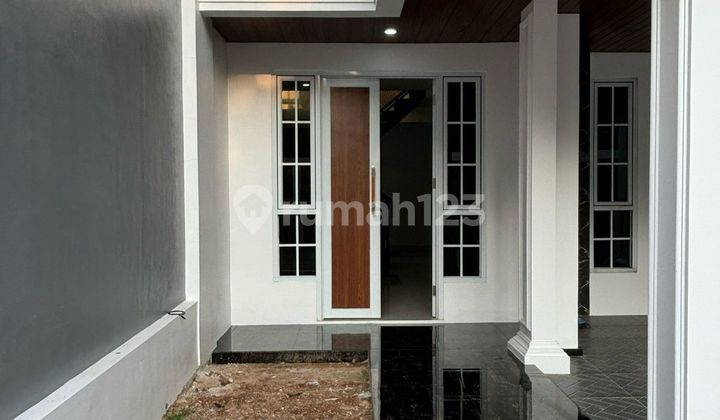 Rumah Mewah Dan Elegan Di Perbatasan Jakarta Selatan Dekat Pintu Tol Kukusan 2