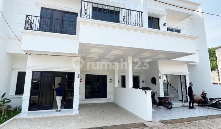 Dijual Rumah Classic Modern Dekat Stasiun Depok dan Transjakarta