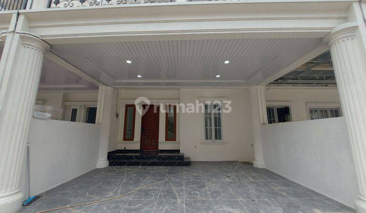 RUMAH TOWNHOUSE 2 LANTAI DI JAKSEL, KLASIK MODERN DI CIPEDAK CIGANJUR KEBAGUSAN JAGAKARSA DEKAT PINTU TOL, STASIUN KERETA, MRT, KAMPUS UI SEKOLAH NEGERI, PASAR TRADISIONAL, RUMAH SAKIT DAN PUSAT BELANJA.  HARGA MERAKYAT. 2