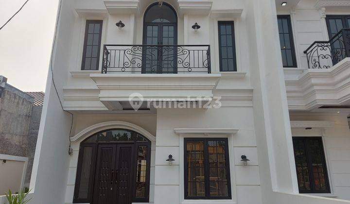 Rumah Townhouse Mewah 2 Lantai di Jalan Kahfi Raya 2, Dekat Stasiun Lenteng Agung, Pintu Tol Kukusan dan Andara, Sekolah Negeri dan Al-Azhar, Avicena, Pasar Lenteng Agung, Tempat Rekreasi Setu Babakan, Transjakarta, RS Zahirah dan RS Aulia 1