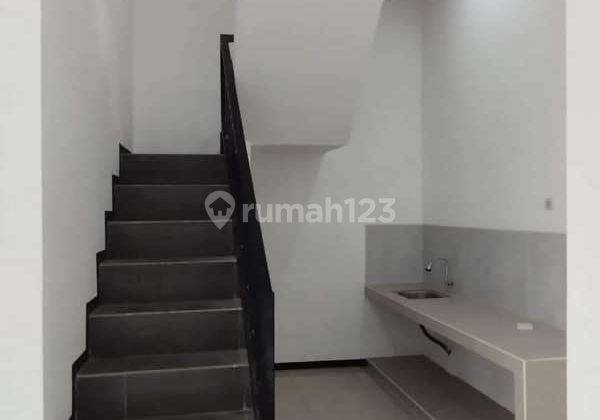 Rumah Modern 2 Lantai Harga Murah, 3 KT 2 KM. 5 Menit ke Pintu Tol Sawangan 2