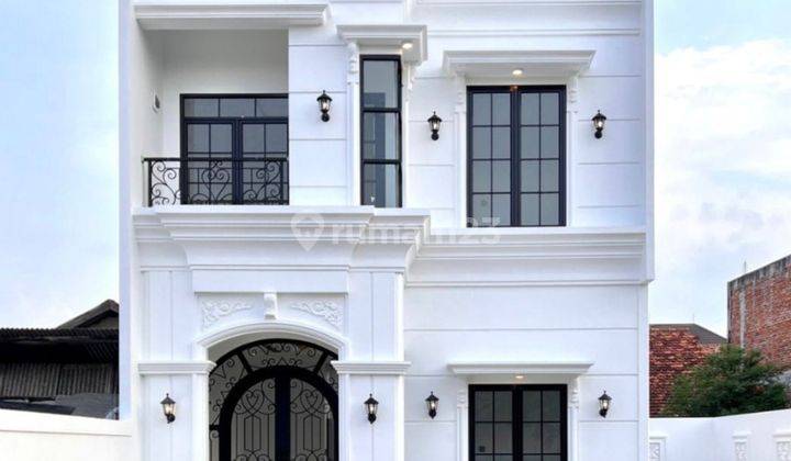 Rumah American Classic 3 Lantai Dekat Pintu Tol, Rumah Sultan Harga Karyawan 1