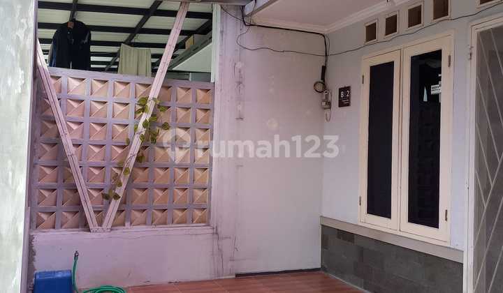 Dijual Rumah Second Dalam Komplek Perumahan di Rangkapan Jaya Baru, Pancoran Mas Depok