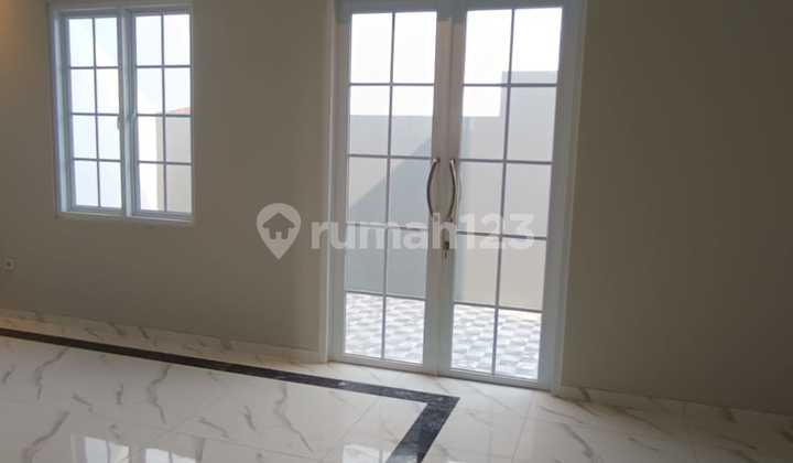 Rumah Modern 3 Lantai Di Tanah Baru, Beji Depok Dekat Pintu Tol Dan Stasiun Kereta 2