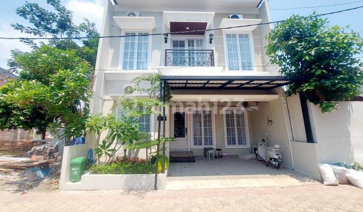 Rumah 2 Lantai Terkeren Di Cinere, Limo, Beji, Jakarta. Selangkah Ke Pintu Tol Brigif Dan Pintu Tol Krukut, Dekat Pusat Perkantoran Simatupang