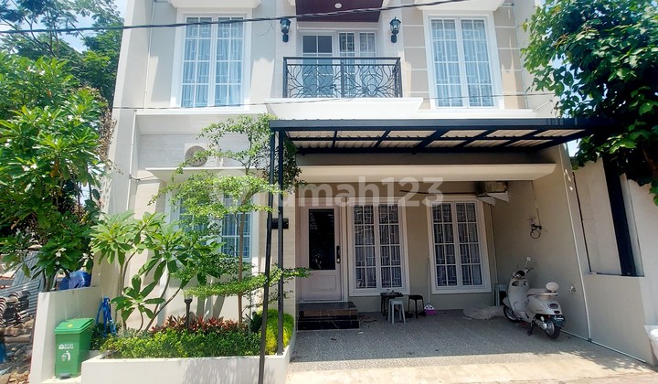 Beautiful, Elegant Luxury House in Gandul Depok, 5 Minutes to Brigif Toll Gate