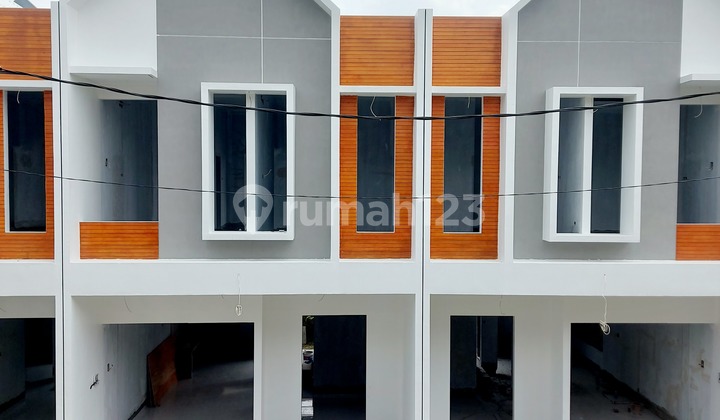 Cool 2-Story House Near Sawangan Toll Gate and Depok Train Station 2