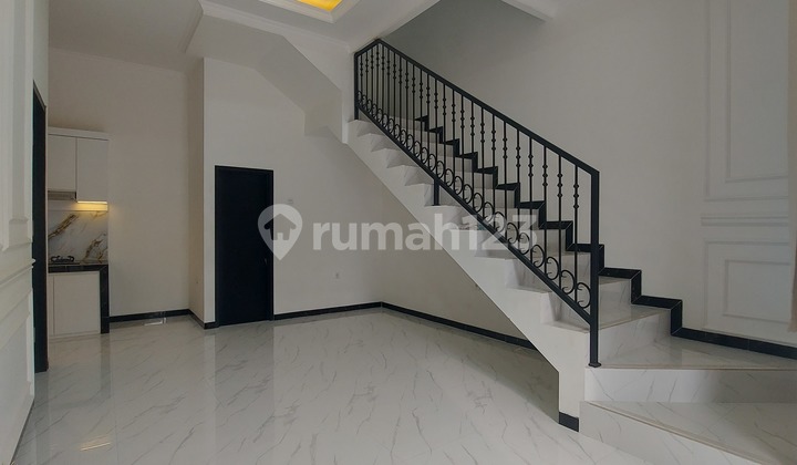 Rumah Mewah Harga Terjangkau Dekat Pintu Tol, Transjakarta & KRL