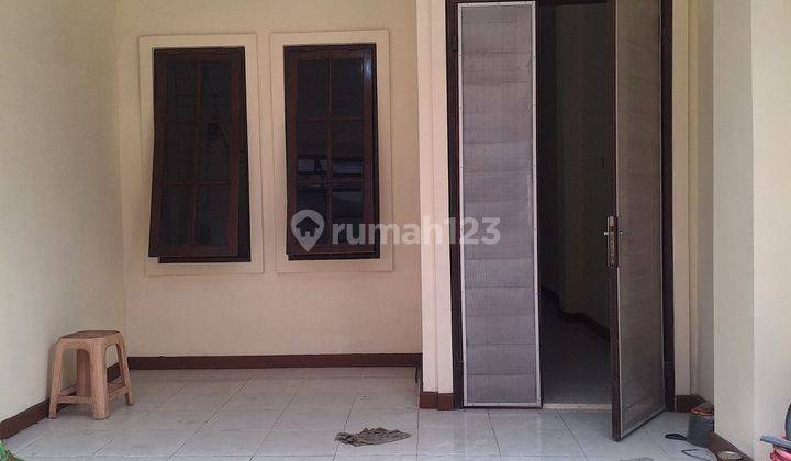 Rumah di jelambar hadap timur bagus dan rapi 2