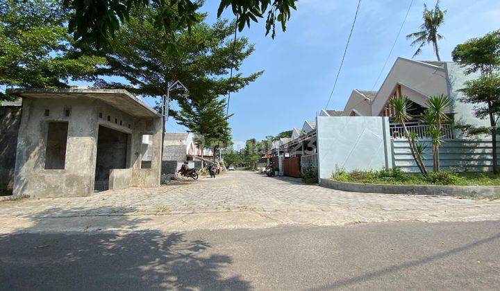 Rumah scandinavian dekat exit tol prambanan 2