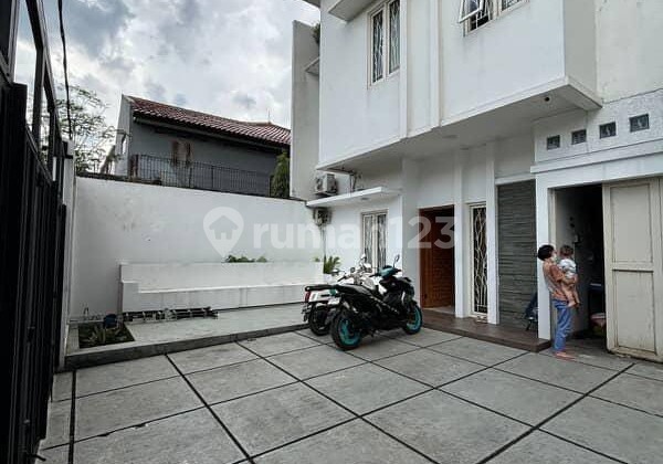 Dijual Rumah 2 Lantai Semi Furnished di Daerah Jalan Logam Buah Batu Bandung