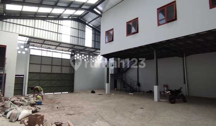 Warehouse for Rent on Golf Arcamanik Main Road, Bandung