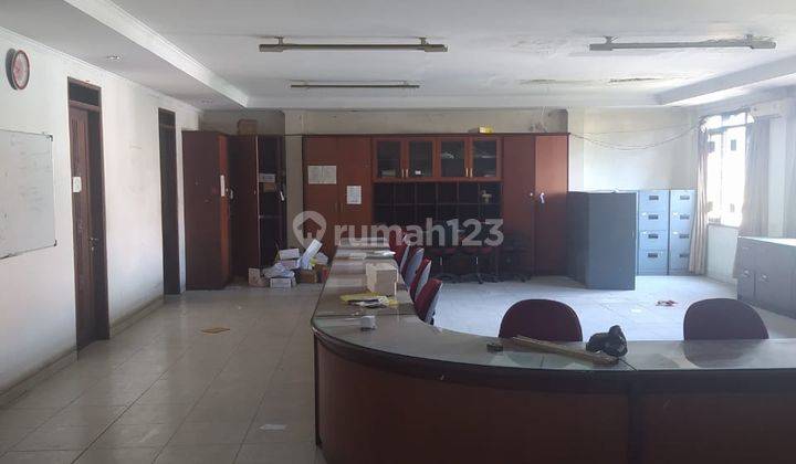 Dijual Rumah Siap Huni 3 Lantai di Batununggal 1