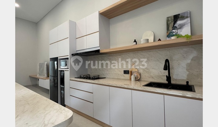 Dijual Rumah Full Furnished di Kota Baru Parahyangan 2