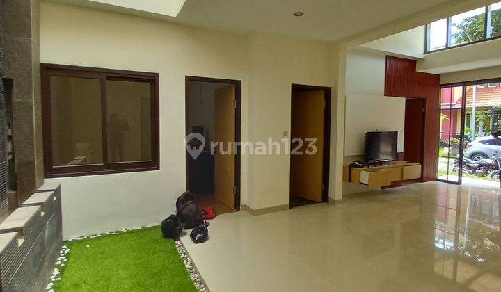 Dijual Rumah Bagus 2 Lantai di Kota Baru Parahyangan 1