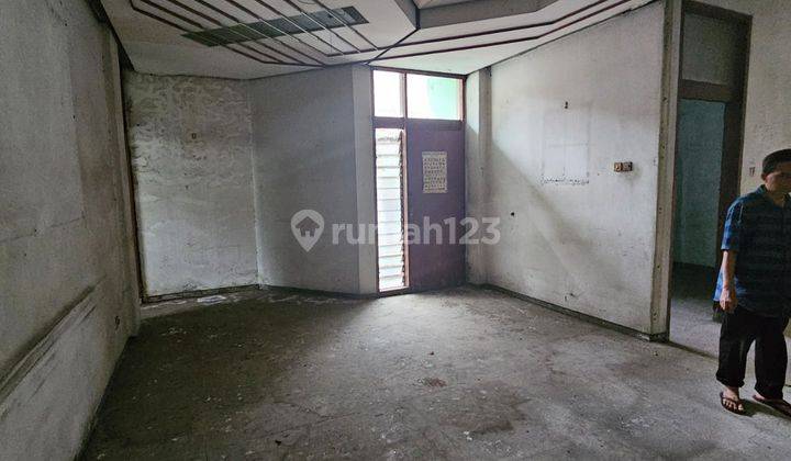 Dijual Murah Rumah 3 Lantai Hitung Tanah di Otista Bandung 2