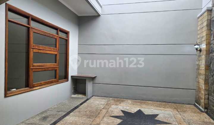 Dijual Rumah 1 Lantai di Singgasana Pradana Bandung 2