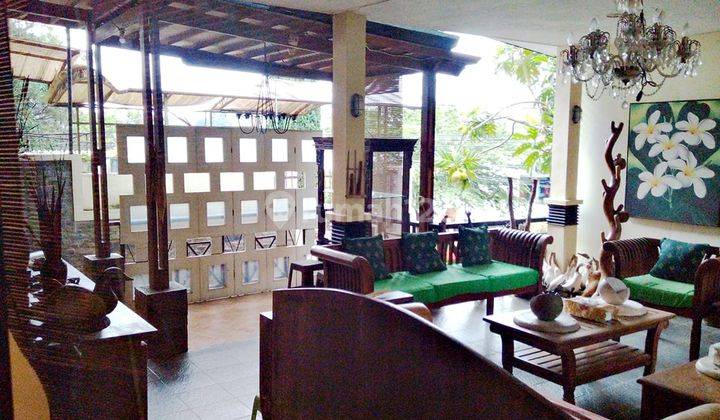 Dijual Rumah Tinggal Bernuansa Rustic di Setiabudi Regency 1