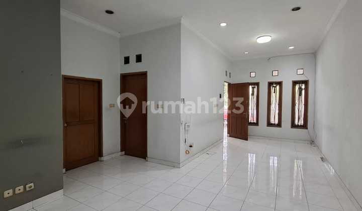 For Rent: House in Batununggal, Bandung