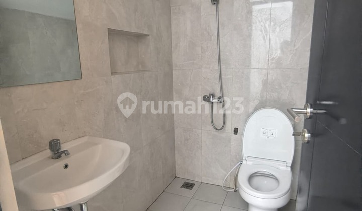 Disewakan Rumah 2 Lantai di Taman Kopo Indah Cluster Gardenville 2