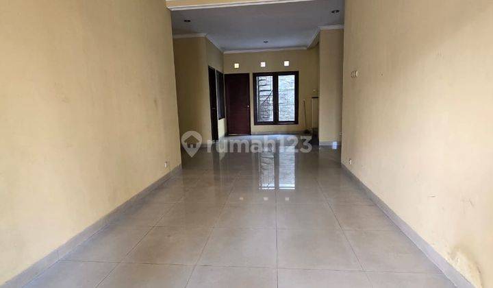 Dijual Rumah 2 Lantai di Singgasana Pradana Bandung 2