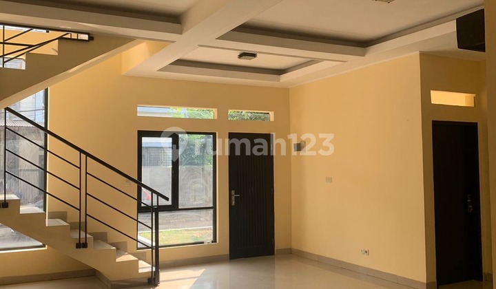 Dijual Rumah Hook 2 Lantai di Komplek Taman Surya Indah Bandung