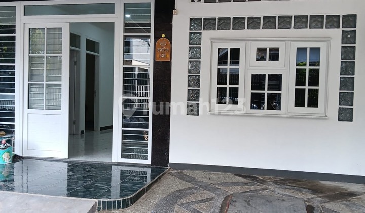 For Rent or Sale House in Batununggal Bandung For Rent or Sale House in Batununggal Bandung