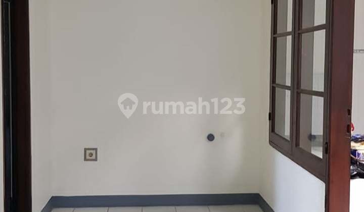 Disewakan Rumah Untuk Tinggal di Taman Kopo Indah 2 2