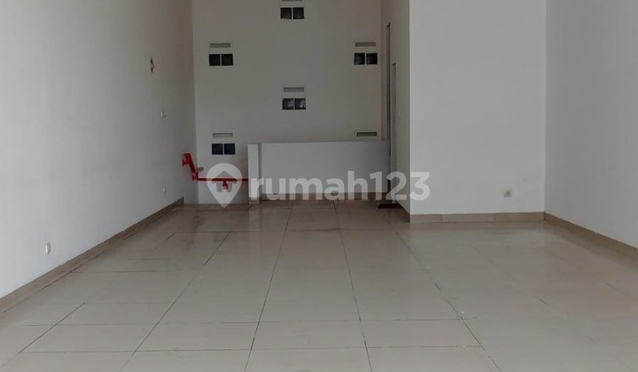 Disewakan atau Dijual Ruko 2,5 Lantai di Mainroad Kopo Disewakan atau Dijual Ruko 2,5 Lantai di Mainroad Kopo