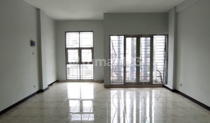 Disewakan atau Dijual Ruko 3,5 Lantai di Mainroad Pasirkaliki Disewakan atau Dijual Ruko 3,5 Lantai di Mainroad Pasirkaliki