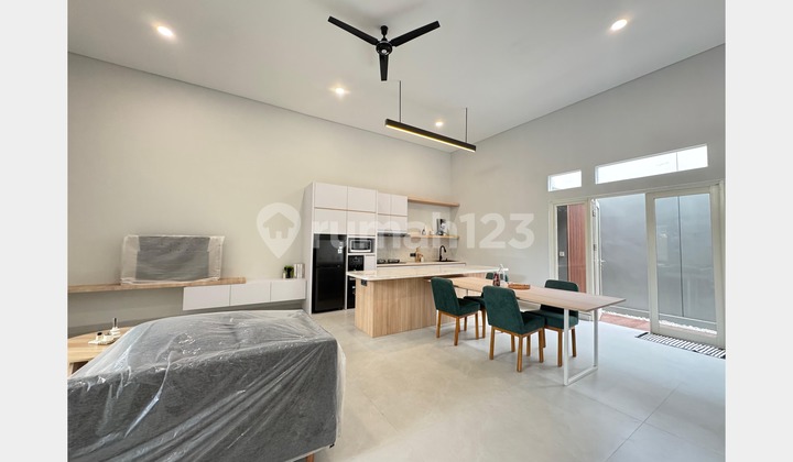 Dijual Rumah Full Furnished di Kota Baru Parahyangan 1