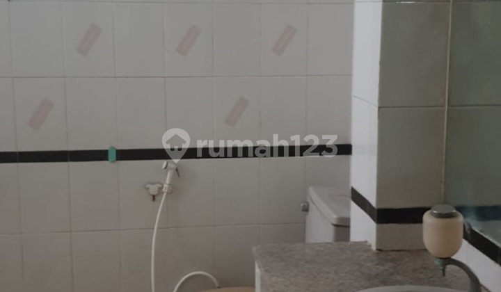 Disewakan Rumah 2 Lantai di Muara Bandung 2