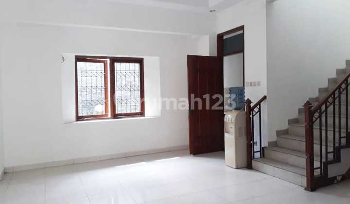 Disewakan atau Dijual Rumah Tinggal 2 Lantai di Sayap Sutami Sukahaji Bandung 1