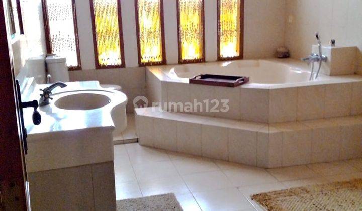 Dijual Rumah Tinggal Bernuansa Rustic di Setiabudi Regency 2