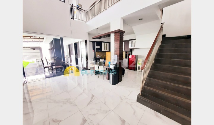 Rumah SHM 3 lantai Furnished Jl Papandayan Gajah Mungkur Semarang 2