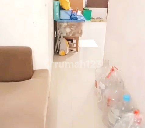 ruang keluarga rumah shm tengah kota perum