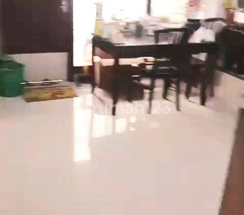 ruang keluarga rumah shm tengah kota perum