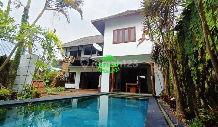 Villa Jual Lokasi Berawa 1